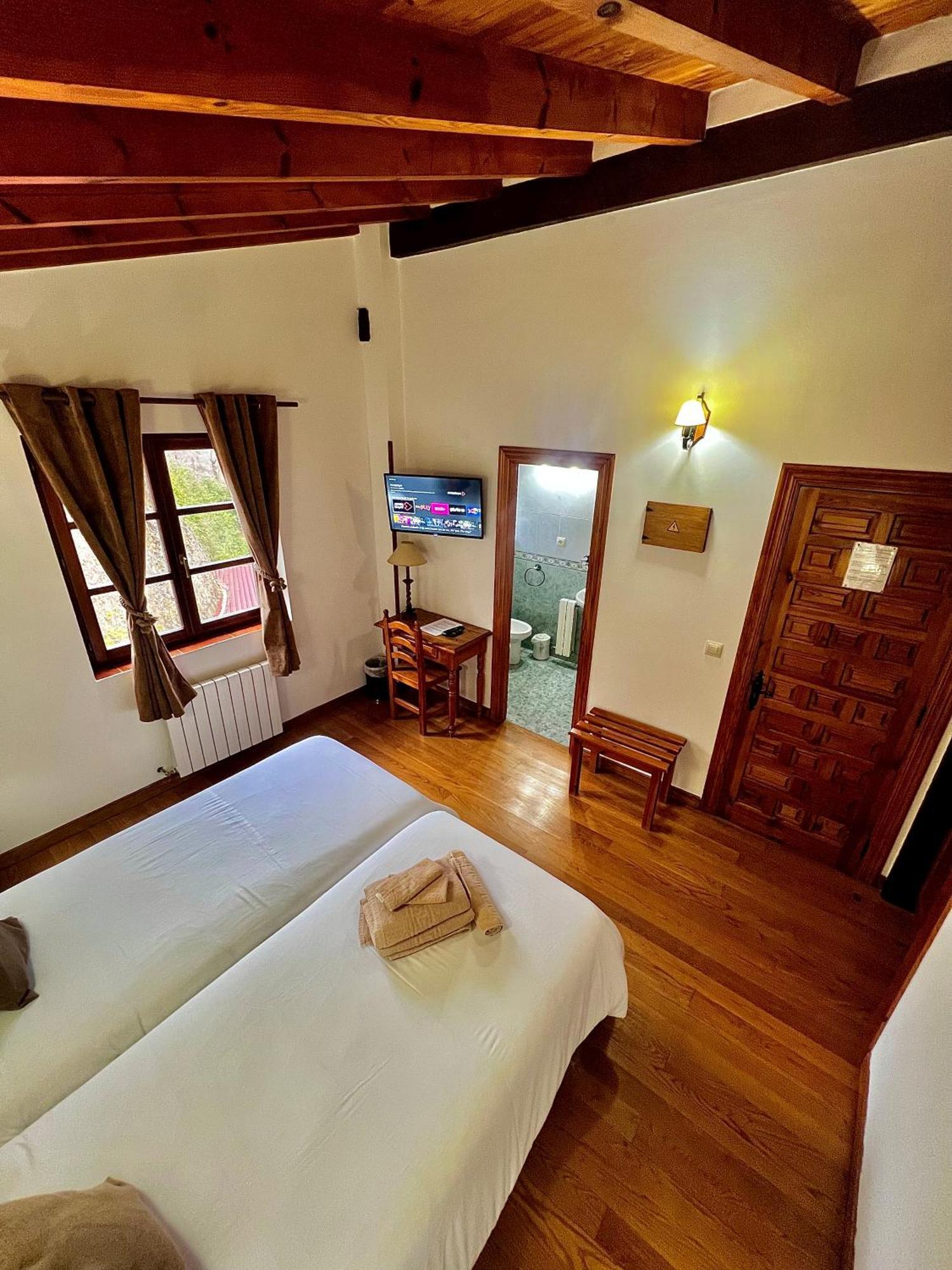 Hotel Rural El Sestil Dobres Kültér fotó